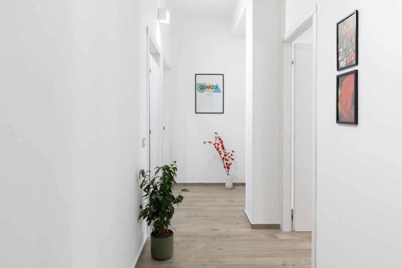 Quarzo. Modern Rooms Кальярі Екстер'єр фото