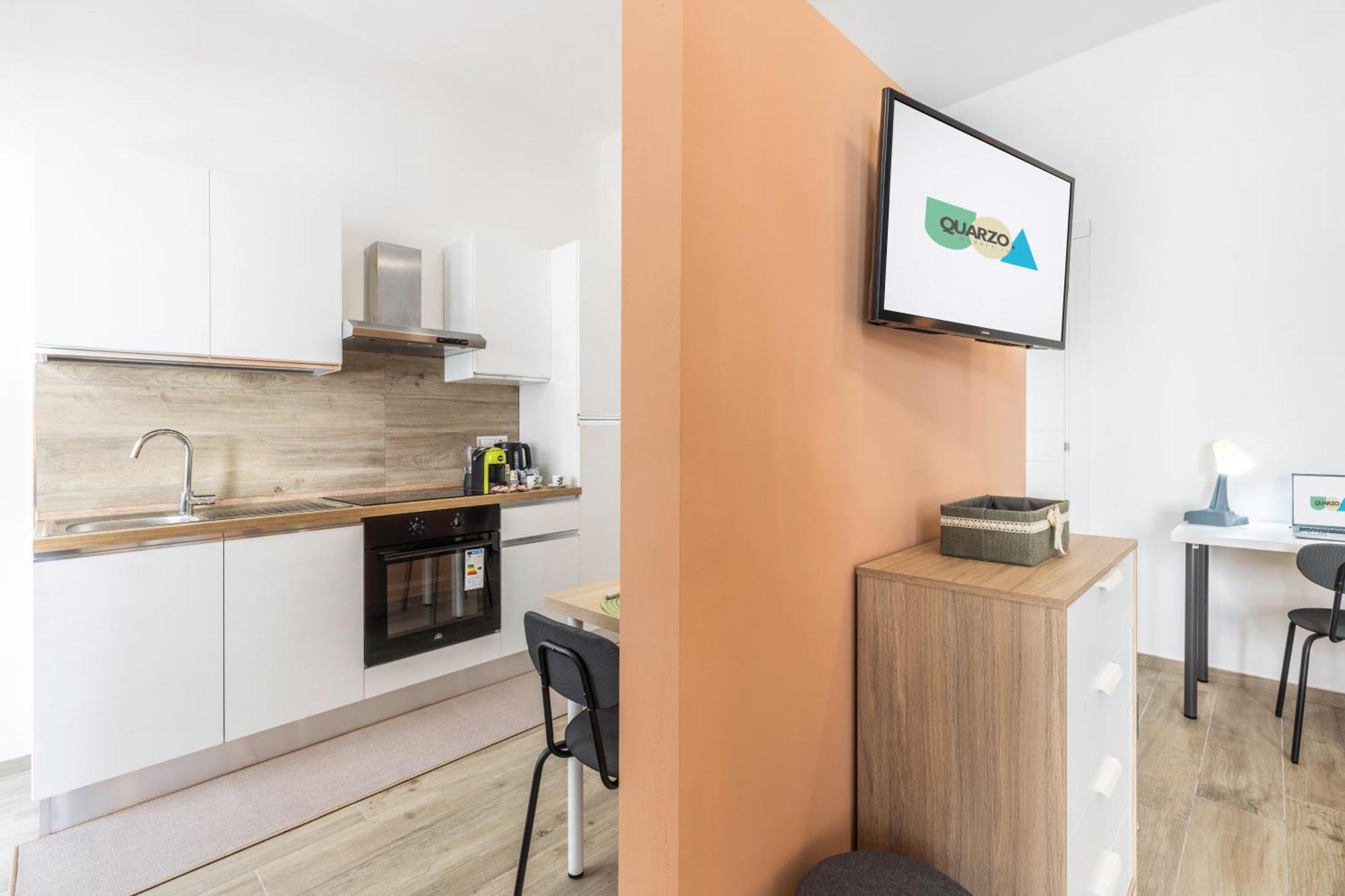 Quarzo. Modern Rooms Кальярі Екстер'єр фото